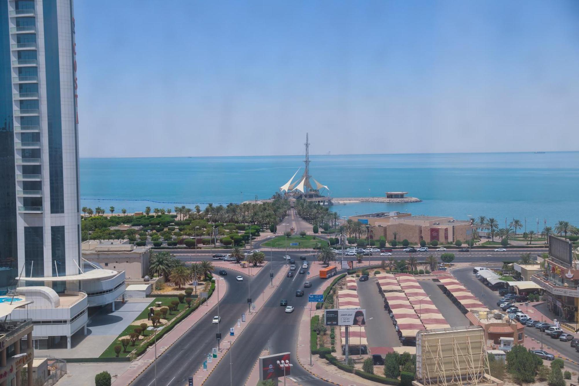Laguna Hotel Suites Kuwait City Exterior foto